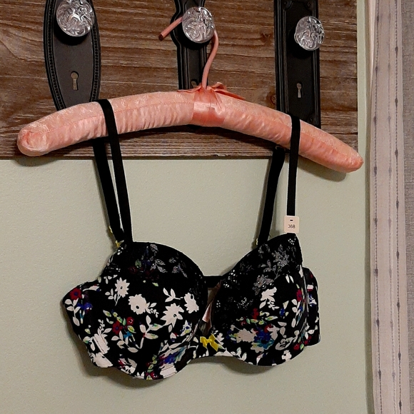 LaSenza Bras, 36B - Picture 1 of 4